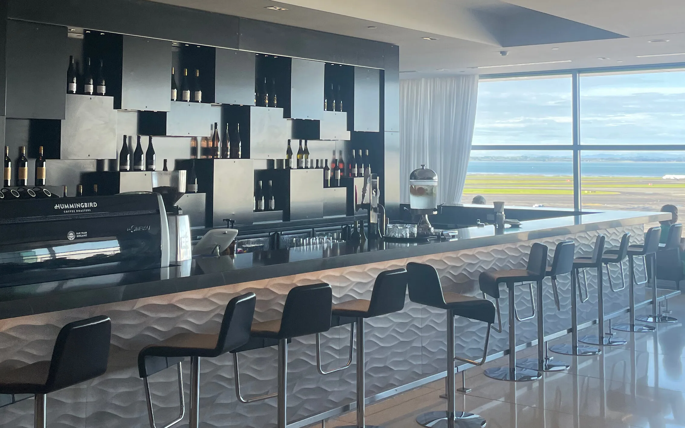 Air New Zealand Auckland Airport Lounge Bar